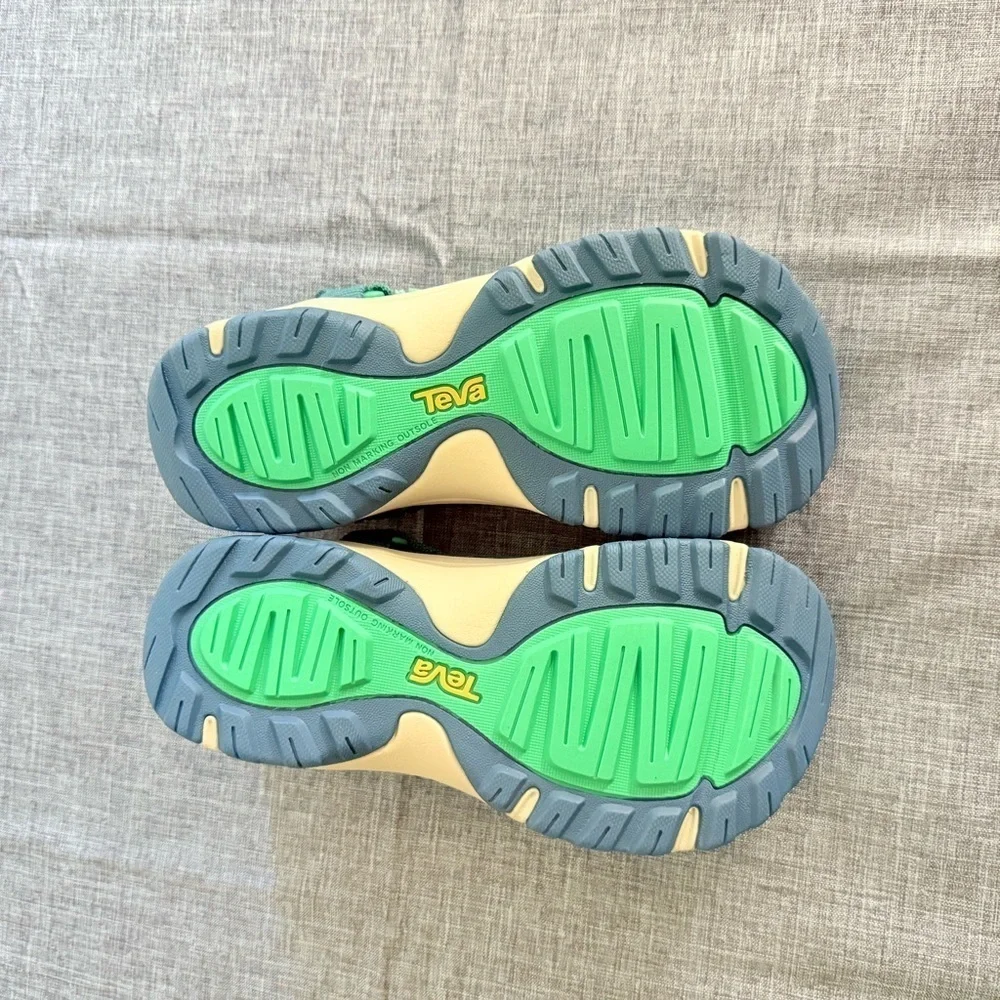 Teva Unisex-Child K Outflow Universal Sandal  Size 1